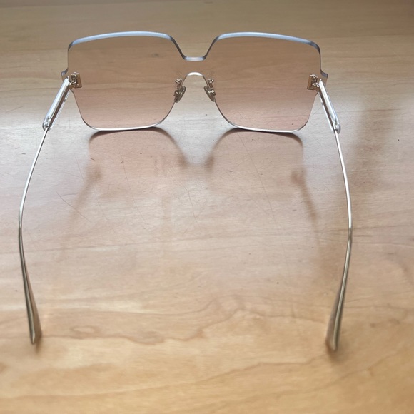 DIOR - Large Dior Color Quake 1 Nude Lens - Picture 4 of 7